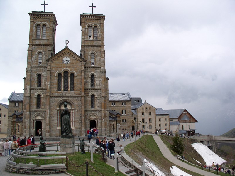 Notre-Dame De La Salette, Un Sanctuaire En Montagne - Voyages-en-France.fr