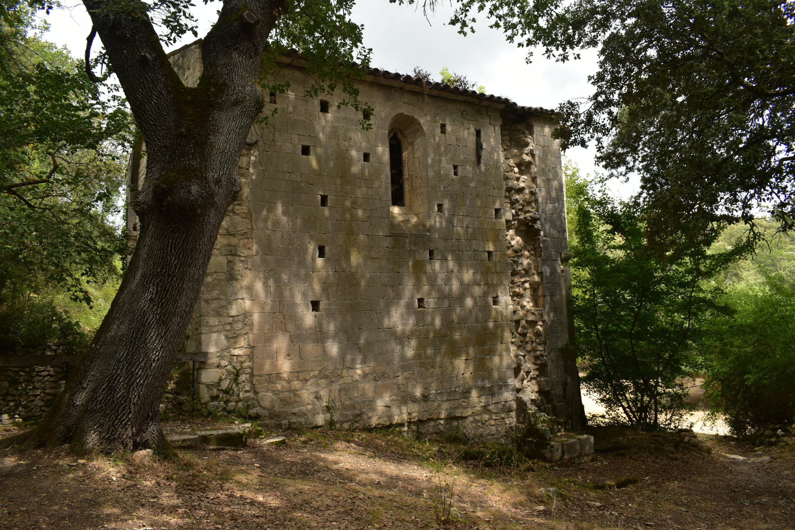 Prieuré de Carluc - chapelle du XIIe siècle